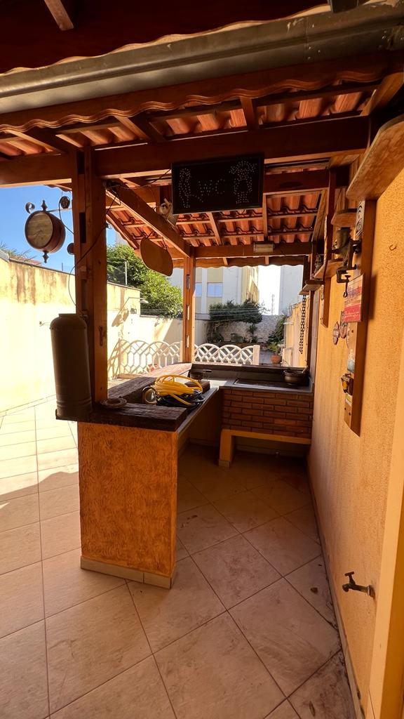 foto do anúncio Casa com quintal grande 