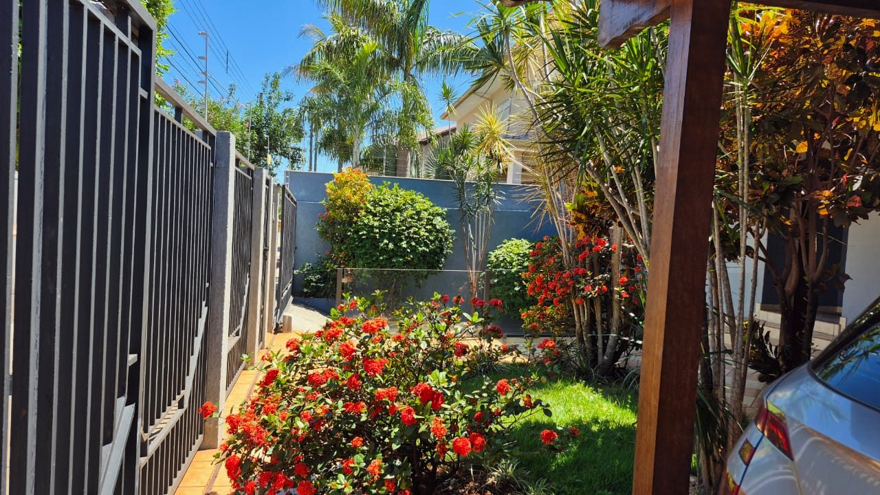 foto do anúncio Magnífica Residência: 450m² de Conforto, Lazer Impecável e Localização Perfeita