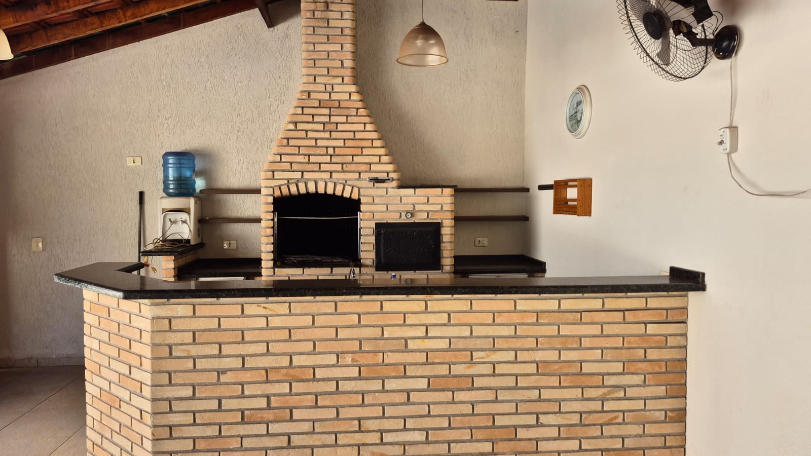 foto do anúncio Magnífica Residência: 450m² de Conforto, Lazer Impecável e Localização Perfeita