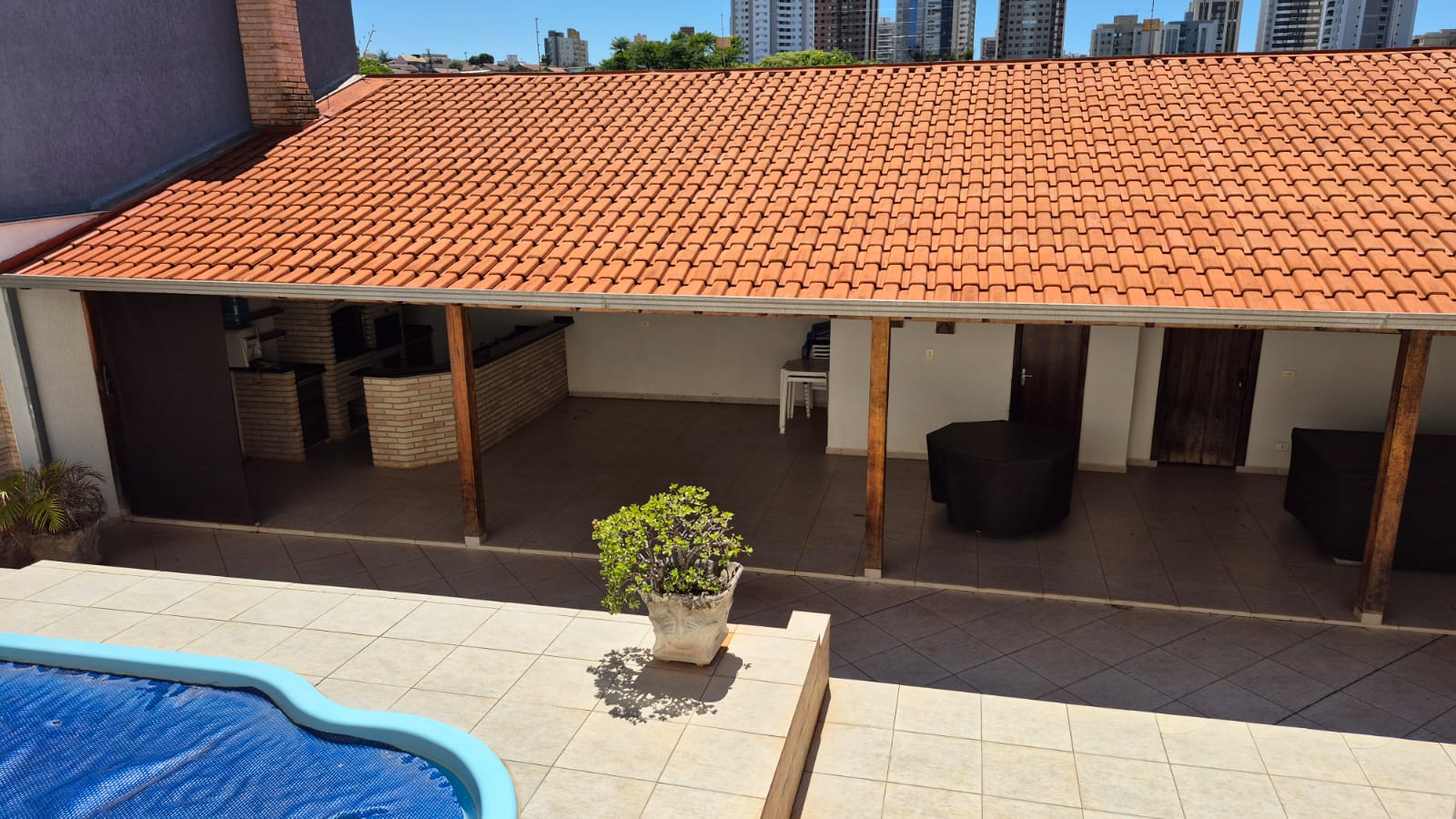 foto do anúncio Magnífica Residência: 450m² de Conforto, Lazer Impecável e Localização Perfeita