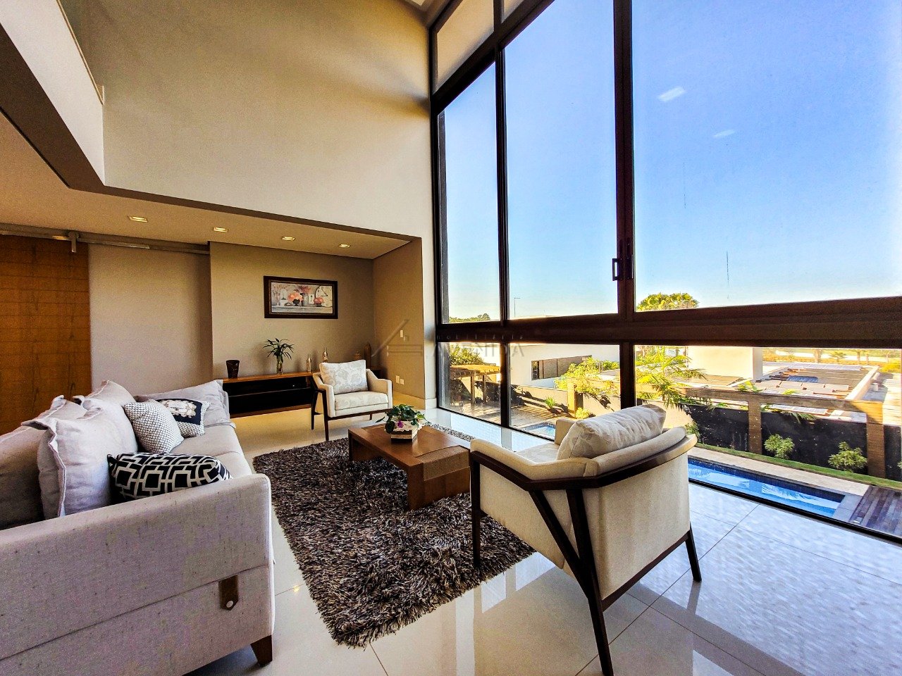 foto do anúncio Casa de Alto Padrão com Vista para o Lago à Venda no Condomínio Royal Park – Londrina/PR  (12713)