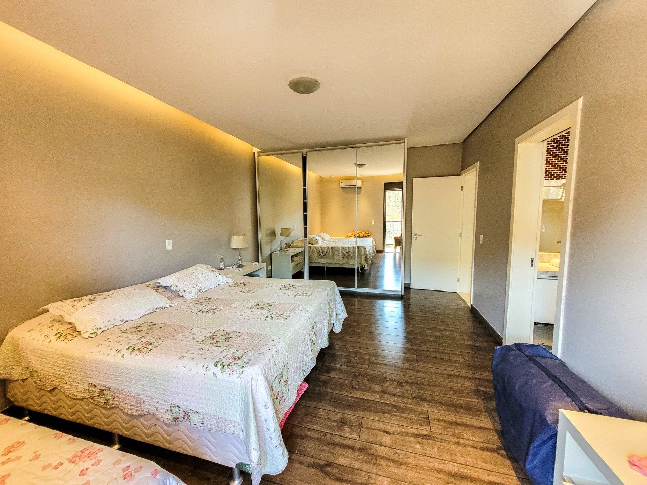 foto do anúncio Casa de Alto Padrão com Vista para o Lago à Venda no Condomínio Royal Park – Londrina/PR  (12713)