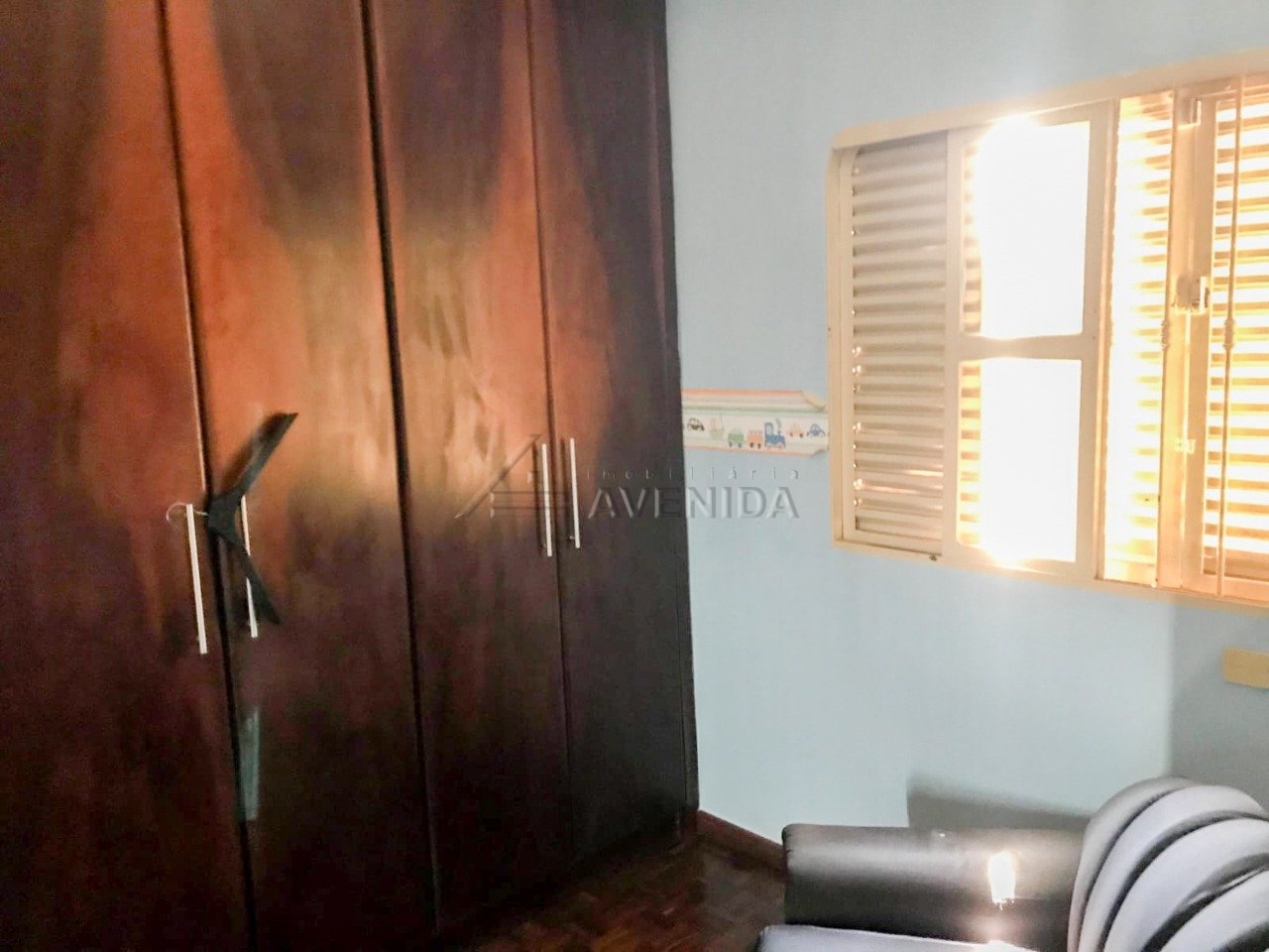 foto do anúncio Casa Assobrada com 5 Quartos e 540 m² à Venda no Centro de Londrina – Ampla Área de Lazer (10741)