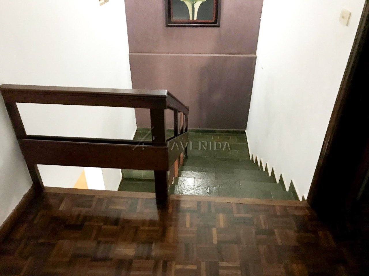 foto do anúncio Casa Assobrada com 5 Quartos e 540 m² à Venda no Centro de Londrina – Ampla Área de Lazer (10741)