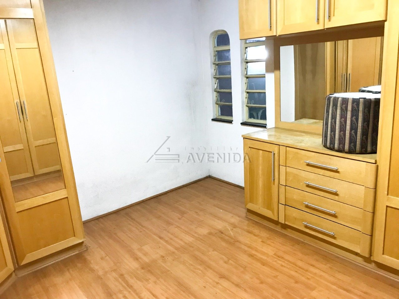 foto do anúncio Casa Assobrada com 5 Quartos e 540 m² à Venda no Centro de Londrina – Ampla Área de Lazer (10741)