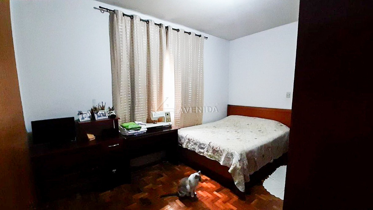 foto do anúncio Sobrado Amplo com 6 Quartos (1 Suíte) e 230 m² à Venda no Jardim Monte Belo – Londrina/PR  (12500)