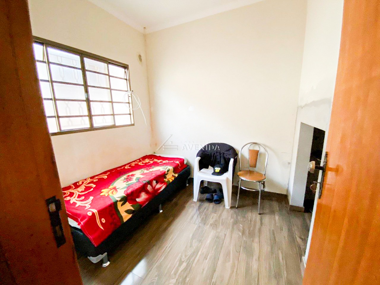 foto do anúncio Sobrado Amplo com 6 Quartos (1 Suíte) e 230 m² à Venda no Jardim Monte Belo – Londrina/PR  (12500)