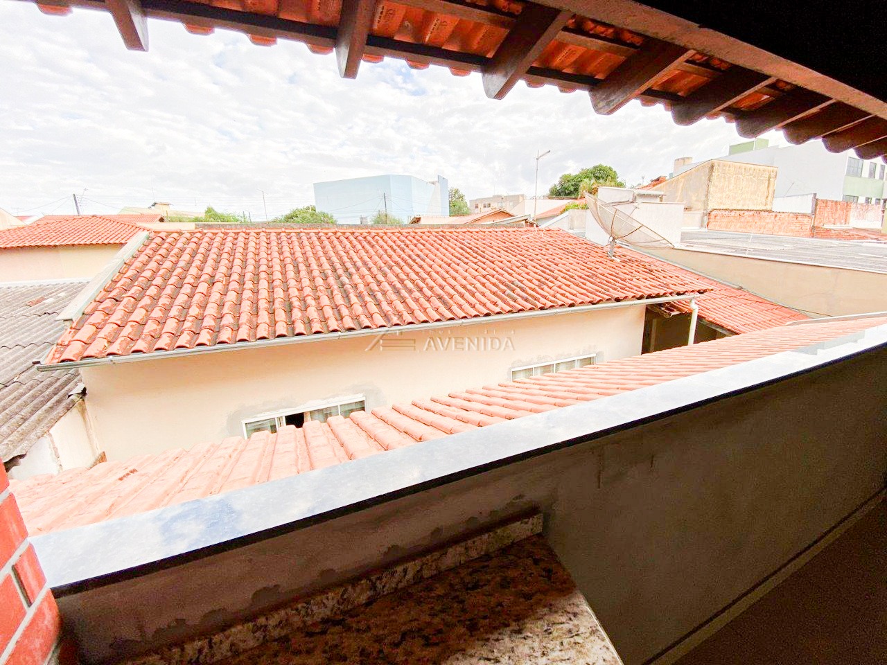 foto do anúncio Sobrado Amplo com 6 Quartos (1 Suíte) e 230 m² à Venda no Jardim Monte Belo – Londrina/PR  (12500)