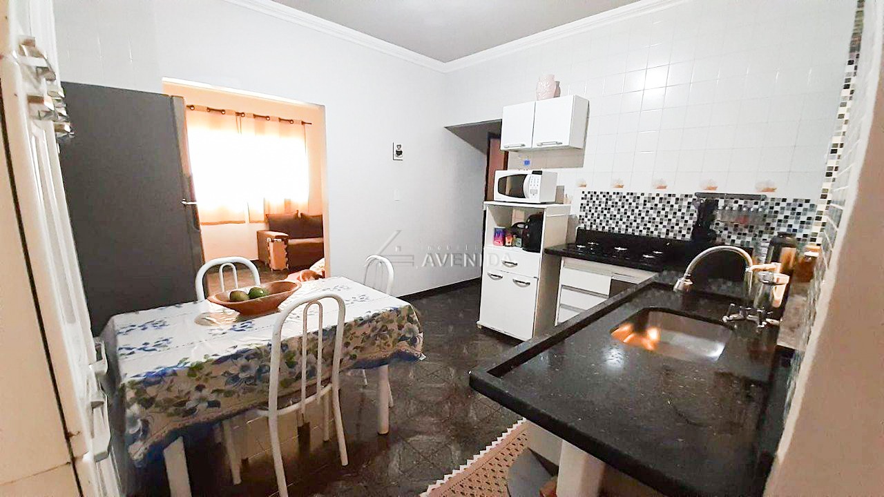 foto do anúncio Sobrado Amplo com 6 Quartos (1 Suíte) e 230 m² à Venda no Jardim Monte Belo – Londrina/PR  (12500)