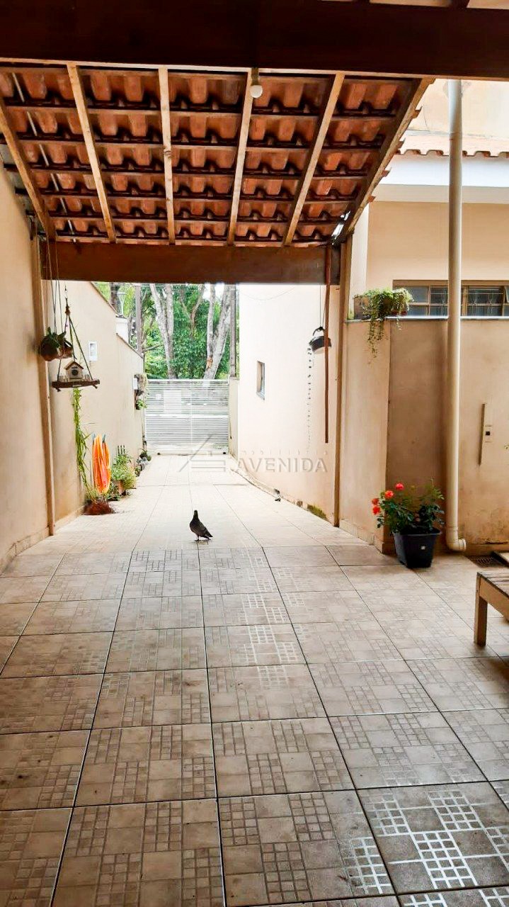 foto do anúncio Sobrado Amplo com 6 Quartos (1 Suíte) e 230 m² à Venda no Jardim Monte Belo – Londrina/PR  (12500)