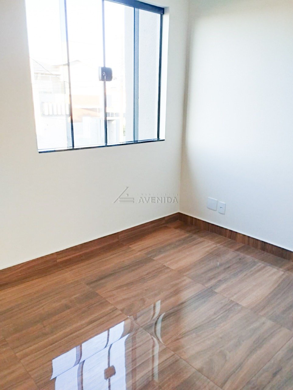 foto do anúncio Sobrado Novo com 3 Quartos (1 Suíte) à Venda no Jardim Columbia – Zona Oeste de Londrina  (13210)