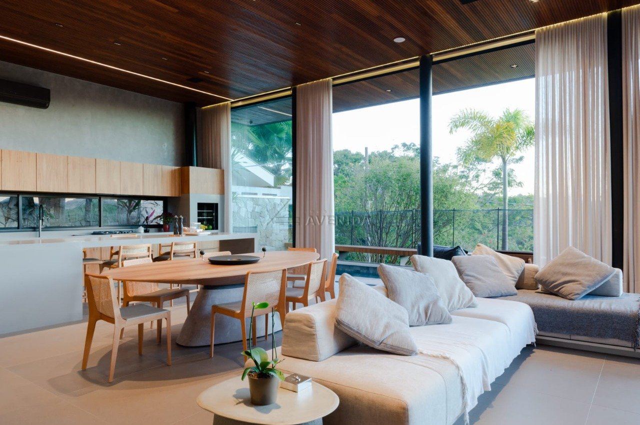 foto do anúncio Casa de Alto Padrão à Venda no Condomínio Royal Forest – Londrina (Ref. 12819)