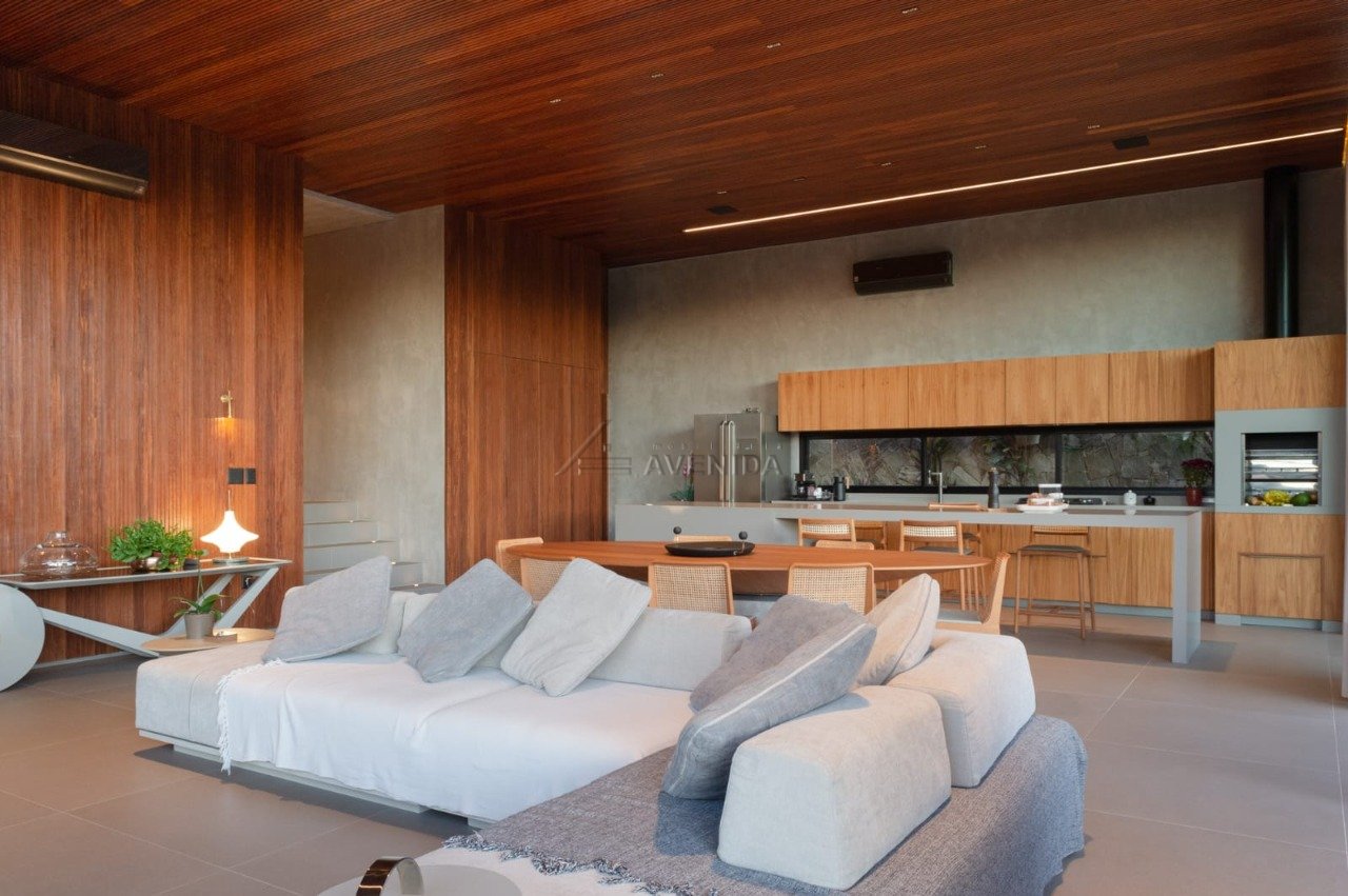 foto do anúncio Casa de Alto Padrão à Venda no Condomínio Royal Forest – Londrina (Ref. 12819)