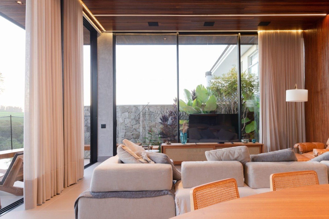 foto do anúncio Casa de Alto Padrão à Venda no Condomínio Royal Forest – Londrina (Ref. 12819)